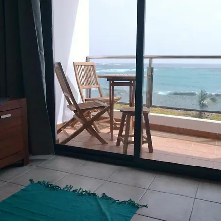 Sunrise Apartment, First Line Ocean View 아파트 *