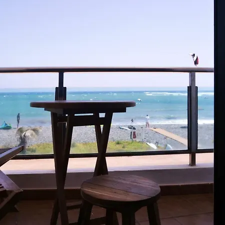 Sunrise Apartment, First Line Ocean View 아파트 *